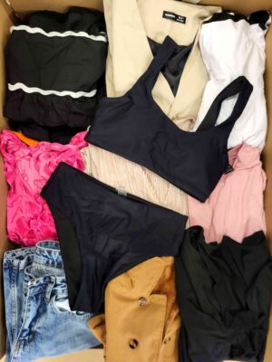 The photo shows a package with clothing in the category BSN.