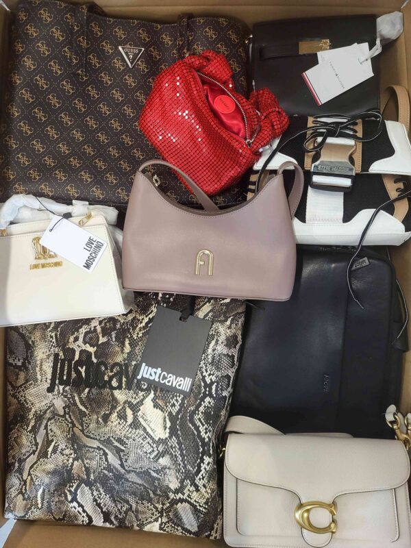 The picture shows a package with accessories in the category HB.