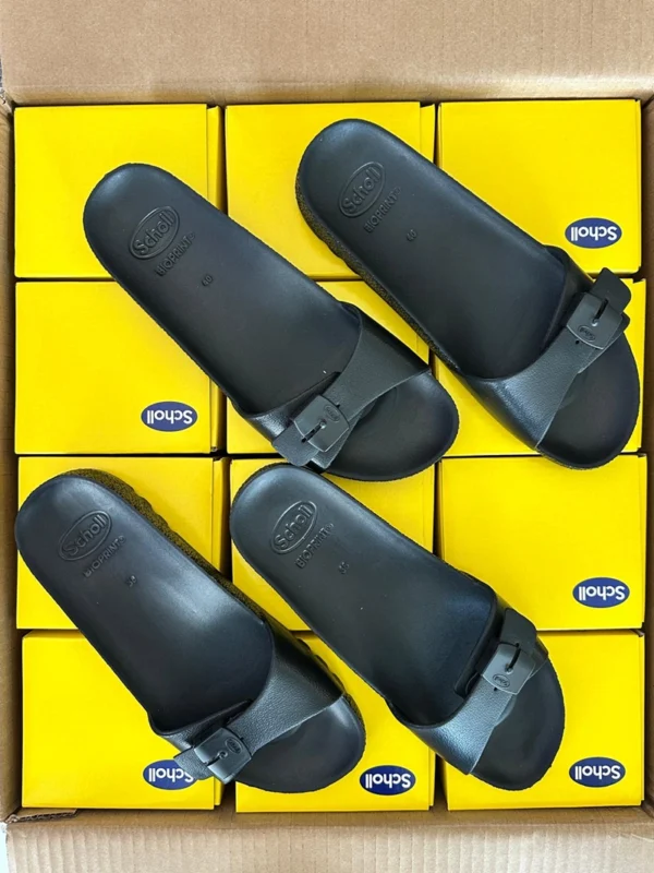 The photo shows a package with clothing in the category B.