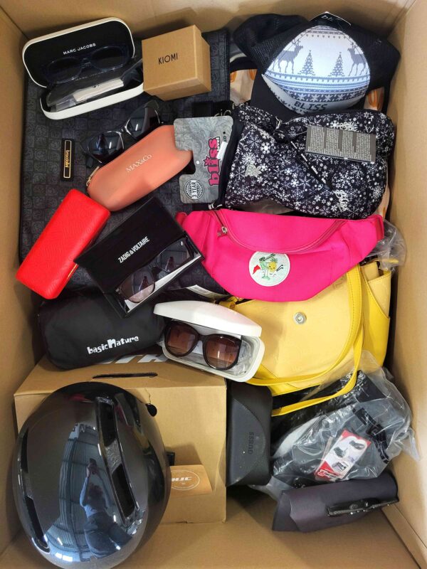 The photo shows a package with clothing in the category A.