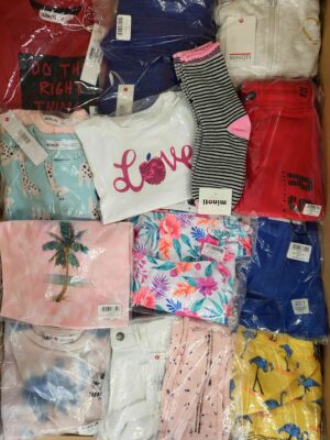 The photo shows a package with clothing in the category N.