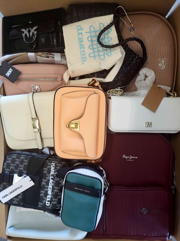 The picture shows a package with accessories in the category HB.