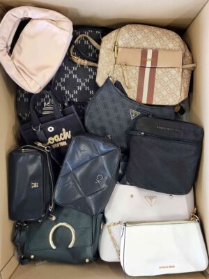 The picture shows a package with accessories in the category HC.