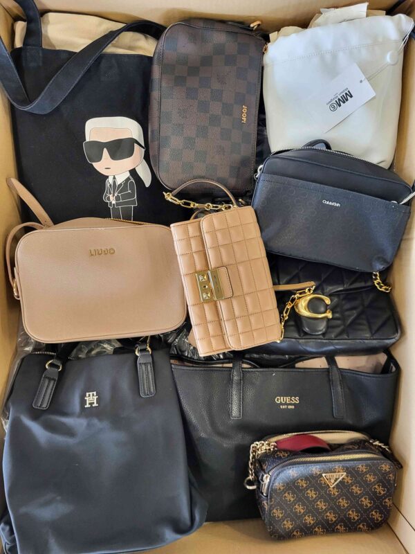 The picture shows a package with accessories in the category HC.
