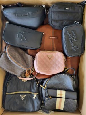 The picture shows a package with accessories in the category HC.