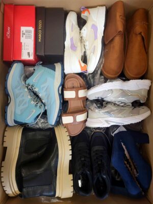 The photo shows a package with clothing in the category BPS.