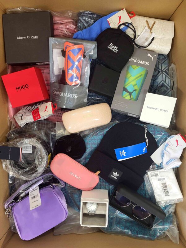 The picture shows a package with accessories in the category AA.