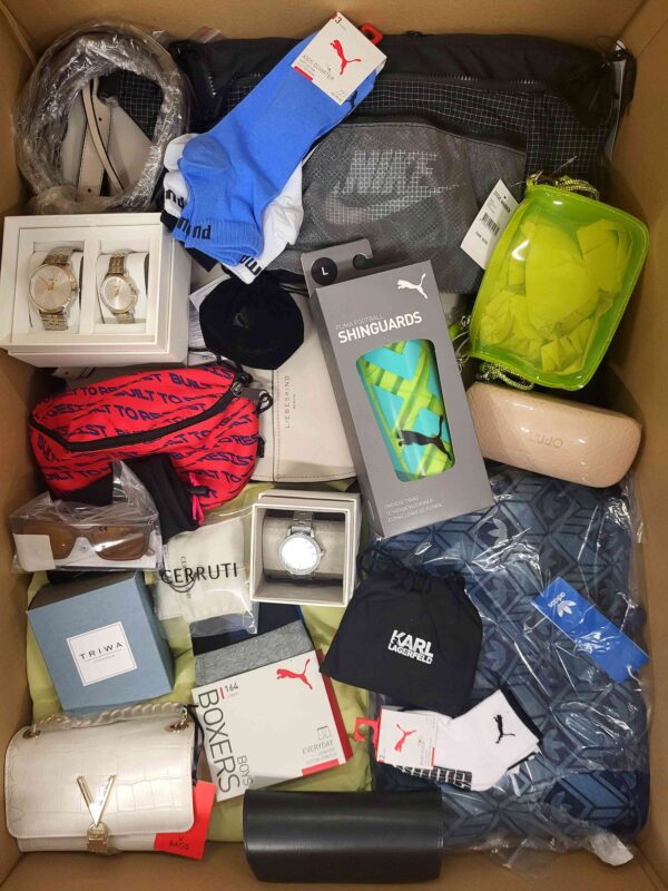 The picture shows a package with accessories in the category AA.
