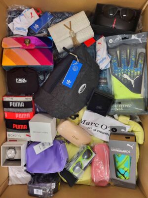 The picture shows a package with accessories in the category AA.