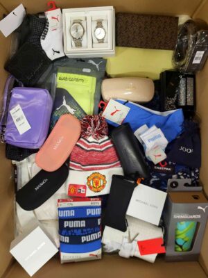 The picture shows a package with accessories in the category AA.