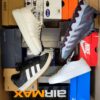 The photo shows a package with footwear in the category CS.