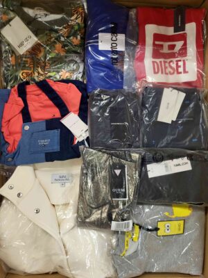 The photo shows a package with clothing in the category K.