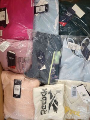 The photo shows a package with clothing in the category R.