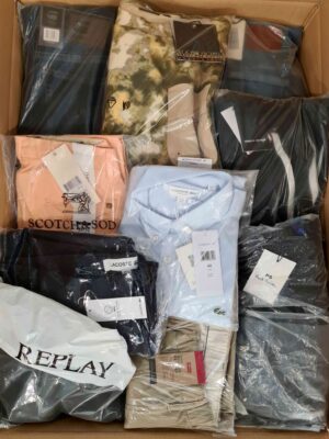 The photo shows a package with clothing in the category AM.