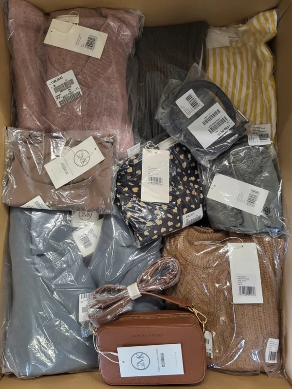 The photo shows a package with clothing in the category YA.