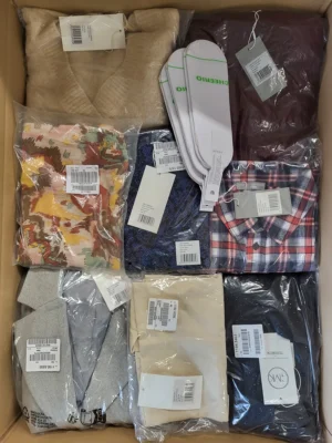 The photo shows a package with clothing in the category YA.
