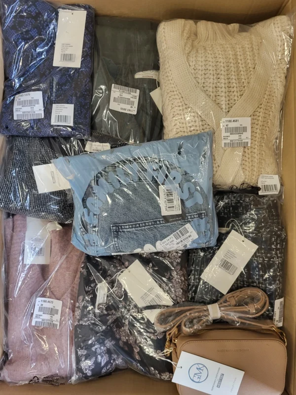 The photo shows a package with clothing in the category YA.