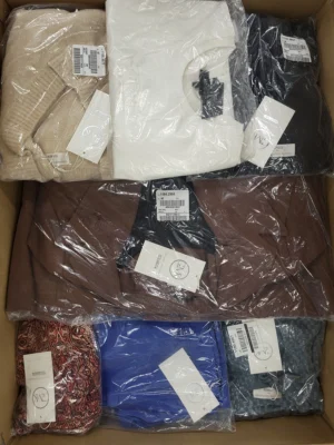 The photo shows a package with clothing in the category YA.
