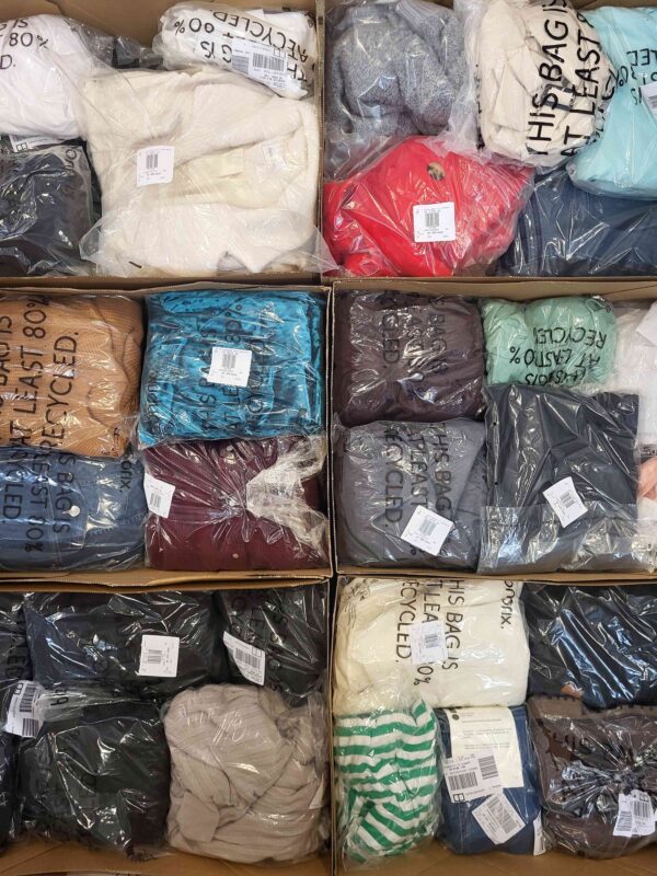 The photo shows a package with clothing in the category BPSDV.