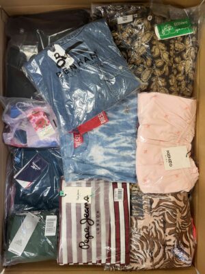 The photo shows a package with clothing in the category A.