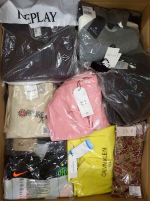 The photo shows a package with clothing in the category A.