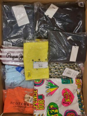 The photo shows a package with clothing in the category A.