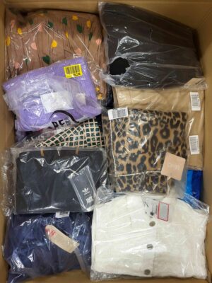 The photo shows a package with clothing in the category A.