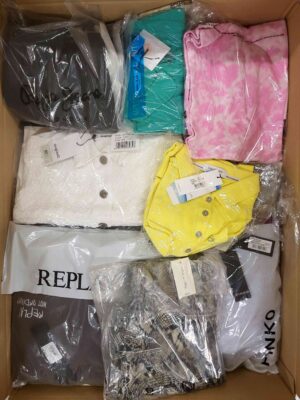 The photo shows a package with clothing in the category A.