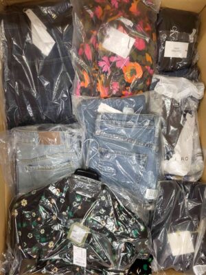 The photo shows a package with clothing in the category A.