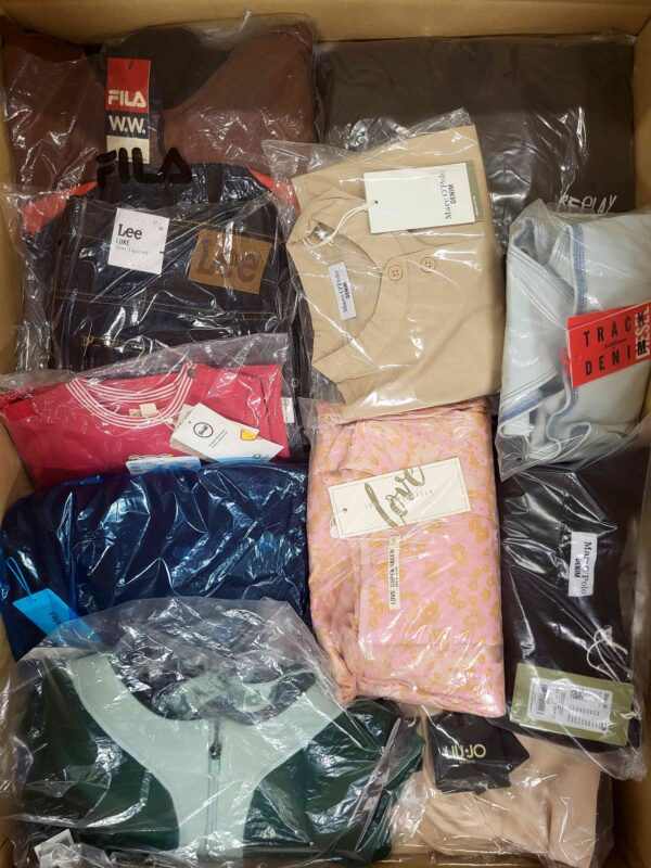 The photo shows a package with clothing in the category A.