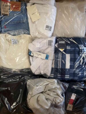 The photo shows a package with clothing in the category C.