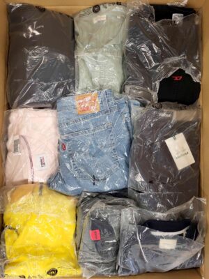 The photo shows a package with clothing in the category D.