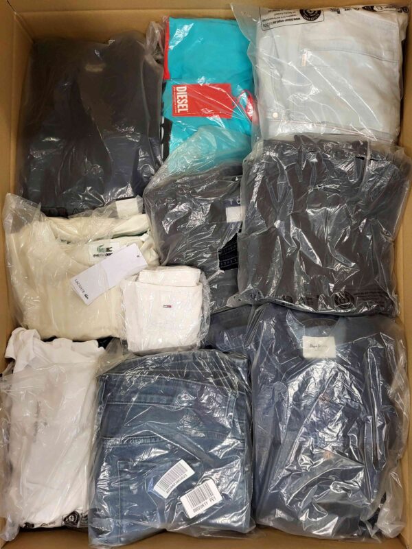 The photo shows a package with clothing in the category D.