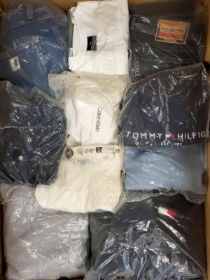 The photo shows a package with clothing in the category D.