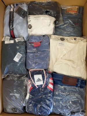 The photo shows a package with clothing in the category D.