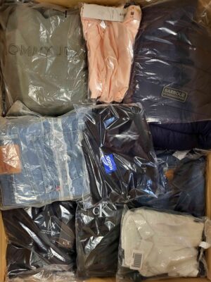 The photo shows a package with clothing in the category C.