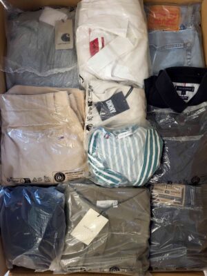 The photo shows a package with clothing in the category D.
