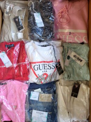 The photo shows a package with clothing in the category B.