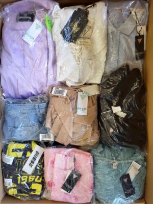 The photo shows a package with clothing in the category B.