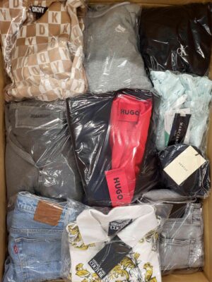 The photo shows a package with clothing in the category C.