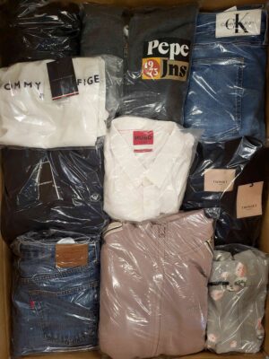The photo shows a package with clothing in the category C.