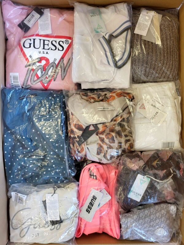 The photo shows a package with clothing in the category B.