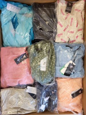 The photo shows a package with clothing in the category B.