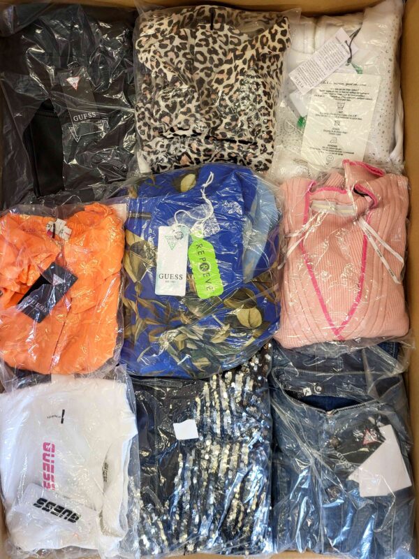 The photo shows a package with clothing in the category B.
