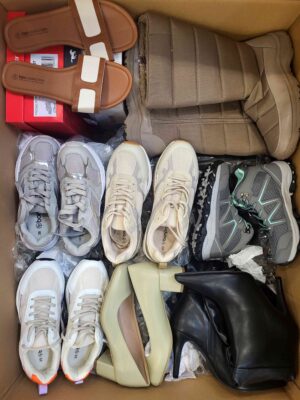 The photo shows a package with clothing in the category BPS.