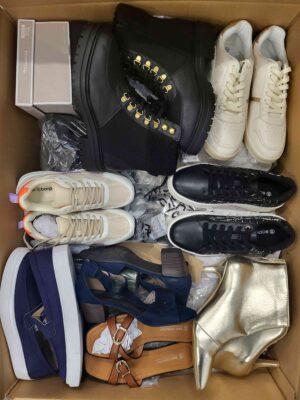 The photo shows a package with clothing in the category BPS.