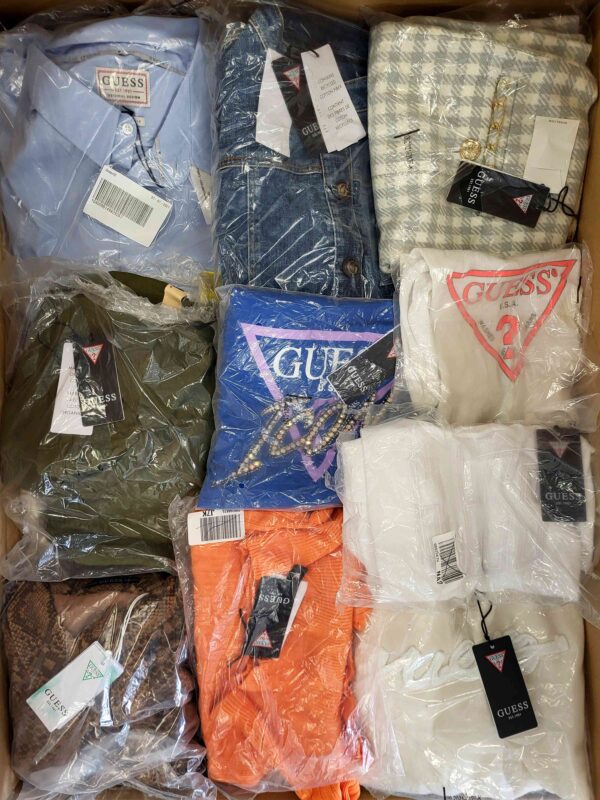The photo shows a package with clothing in the category B.