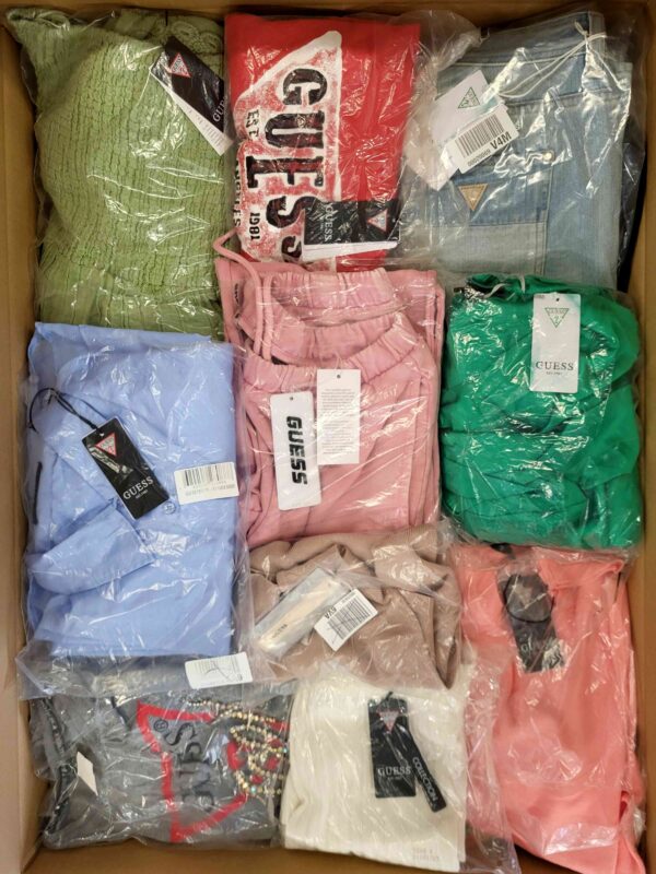 The photo shows a package with clothing in the category B.
