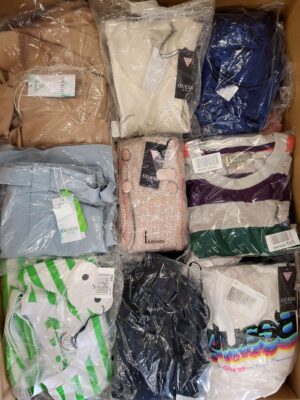 The photo shows a package with clothing in the category B.