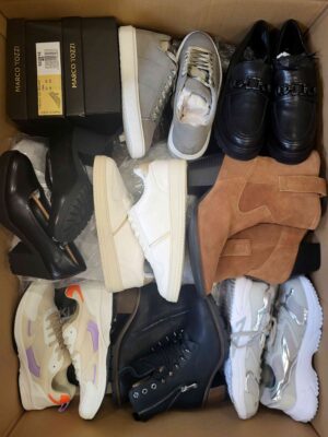 The photo shows a package with clothing in the category BPS.